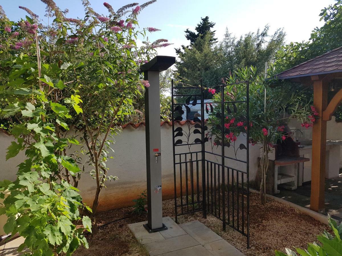 Holiday Home Smokvin Hlad Peroj Εξωτερικό φωτογραφία